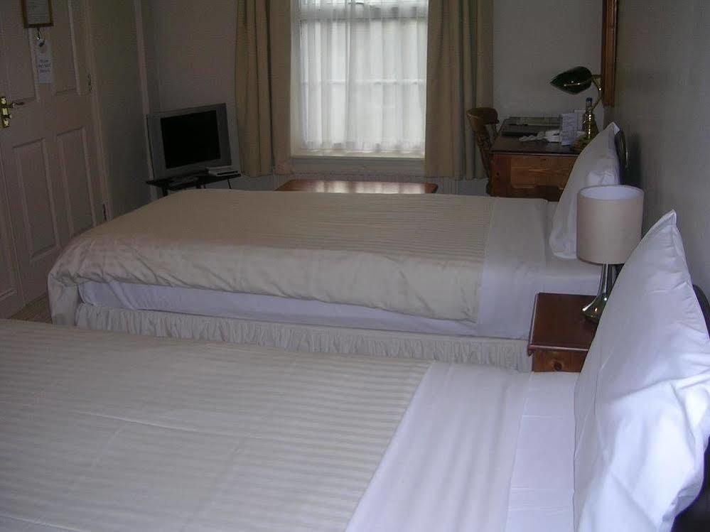 The Yeovil Court Hotel エクステリア 写真